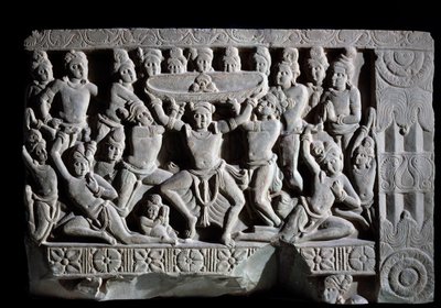 Anbetung des Turbans (Fragment eines Reliefs) von Indian School